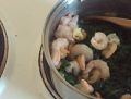 Spinat und Shrimps auftauen
